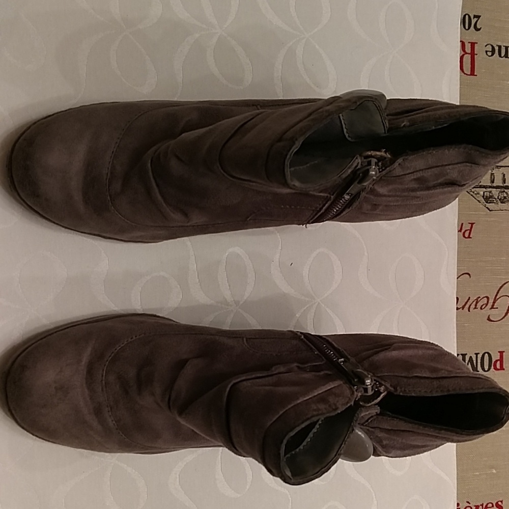 Slouchy ankle boots